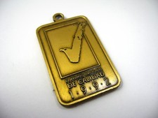 Vintage Collectible Keychain Charm El Premio Nacional De Calidad 1992 GM Auto