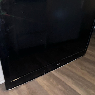 LG 65'' LED Flat Screen TV 1080p Model 32LQ63006LA Black HDMI Bluetooth Game Mode