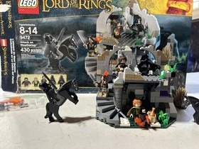 LEGO Lord of the Rings: Attack On Weathertop 9472 - 90% complete- box and figs!