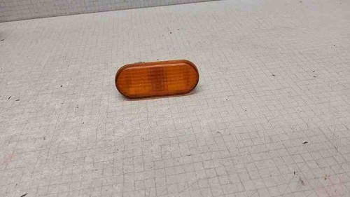 VW GOLF III 1H1 Kotflügelblinker vorne rechts 3A0949117A 1H0949111 32535279