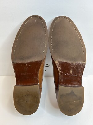 Cole Haan Men display picture 1