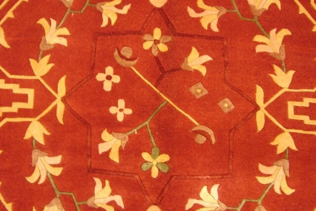 Alfombra de lana y seda tibetana roja viva y aterciopelada de alta gama 4x12' Foto 3 de 4