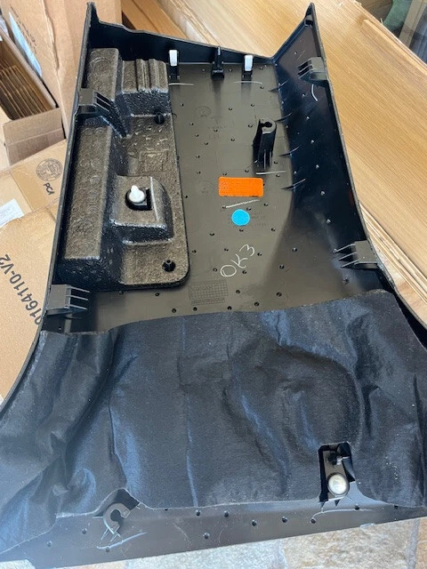 💥2024 Cubierta de panel inferior del pilar B del conductor Tesla Cybertruck izquierda 1813904-59-B Foto 2 de 4