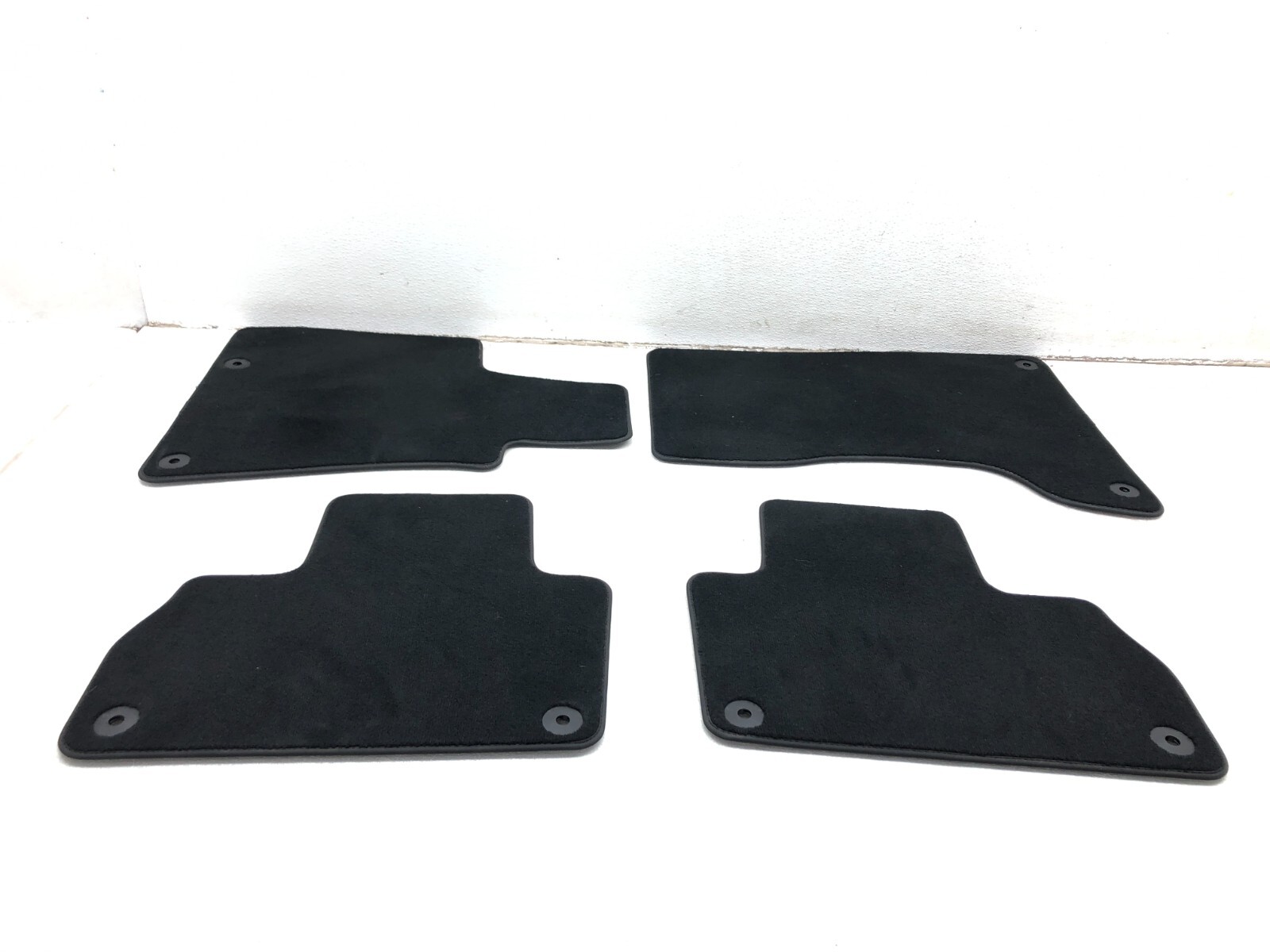 2017-2020 MASERATI LEVANTE FRONT REAR INTERIOR FLOOR CARPET COVER MAT SET X4 OEM