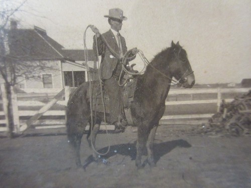VTG Cabinet Card Photo Man on Horse With Lasso Historical B&W / Sepia RPPC RARE - Picture 3 of 5