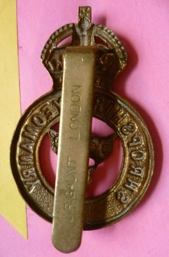 Shropshire Yeomanry Cap Badge KC Void Centre Slider maker GAUNT Brass ANTIQUE - Picture 2 of 2