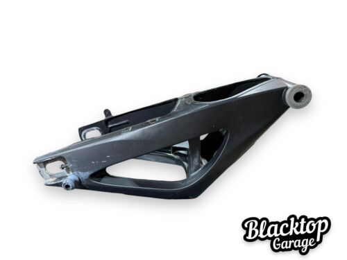 04-06 YAMAHA YZF R1 REAR SWINGARM BACK SUSPENSION SWING ARM