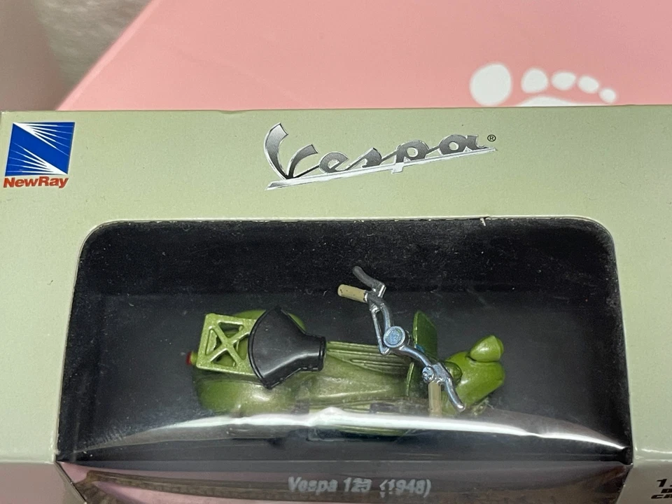 Новый скутер Ray Vespa 125 (1948) - масштаб 1:32 литой как новый в коробке - Изображение 3 из 4