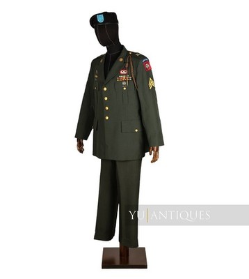 82nd dress blues 82nd Abn Div CSM Displays Army Green Service Uniform