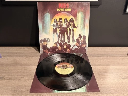 🔥 KISS – Love Gun (1977 LP, VG+ Vinyl / VG Sleeve) 🔥