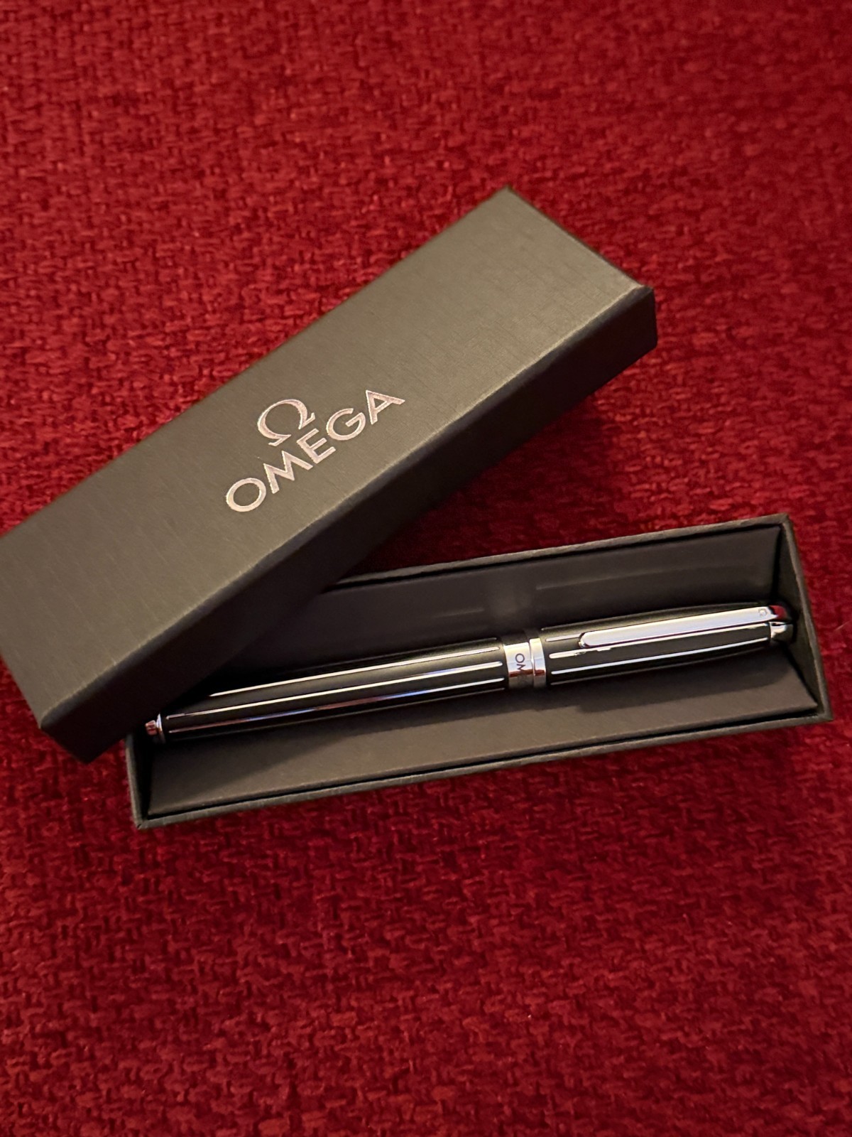 Разное Omega Watch Executive Rollerball Pen,