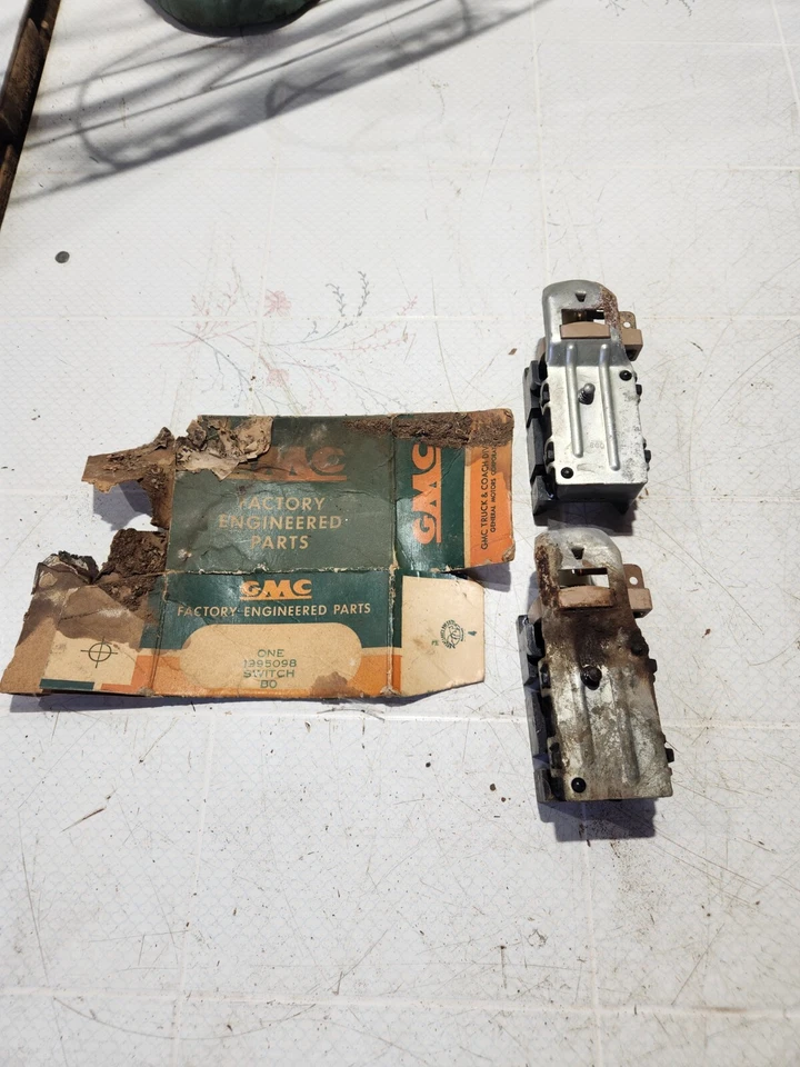 1995096 1995098 1955-1959 GM Light Swiches OEM NOS Foto 2 de 4