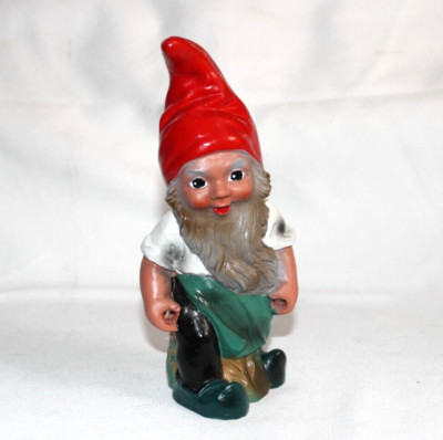 Vintage Heissner Hard Plastic 8.5  Garden Gnome 938 No wheelbarrow