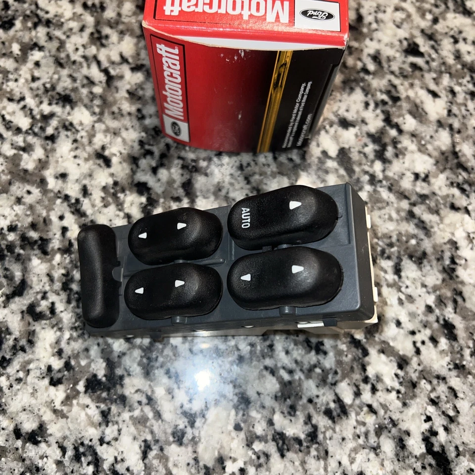Interruptor de ventana eléctrica Ford SW-7122 2002 SW-7122 Lincoln Blackwood, navegador Foto 3 de 4