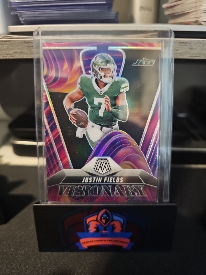 Justin Fields #19 | Football Cards 2025 Panini Mosaic Visionary Case Hit SSP