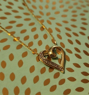 Vintage 10K Gelbgold Herz Anhänger mit 5 kleinen Diamanten auf einer Seite