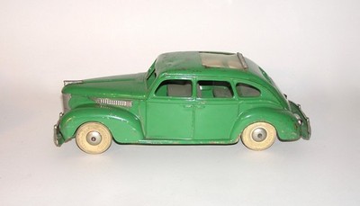 KINGSBURY MANUF. CO. DESOTO SKY-VIEW SEDAN PRESSED-STEEL WIND-UP TOY (DAKOTApaul