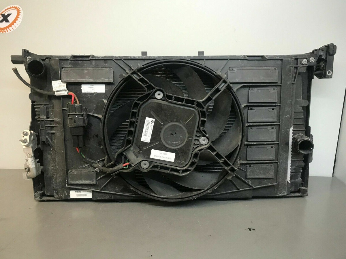 Original BMW i3 Kühlmittelkühler Kondensator Lüfterzarge Lüfter  