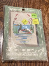 Vintage Vogart Crafts Creative Stitchery 5x7  Picture Kit  2127 Duck 1982 RARE