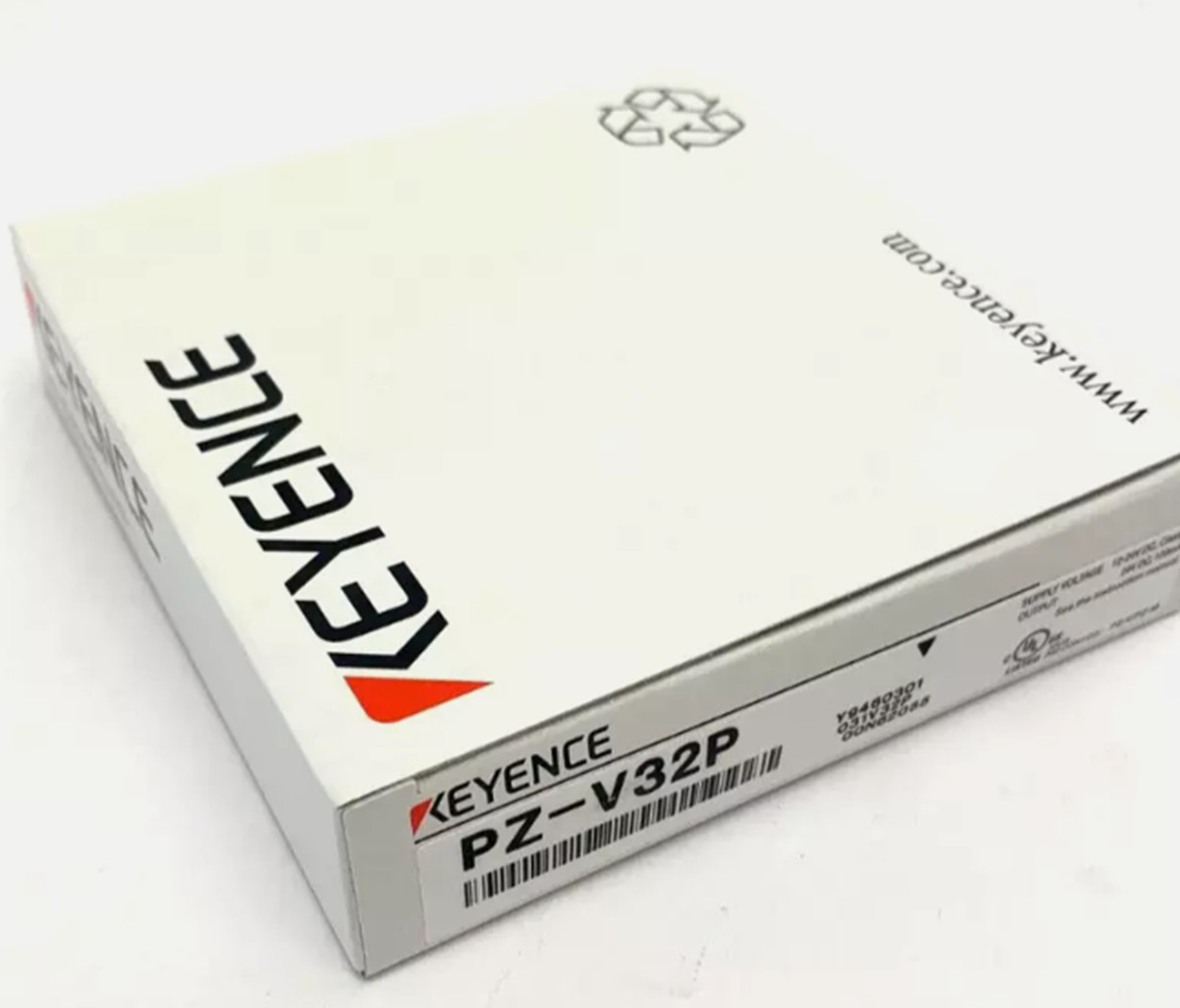 New Keyence PZ-V32P Fiber Optic Sensor
