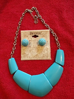 New Decree Women's Earrings, paired with unbranded Necklace! Perfect Match!