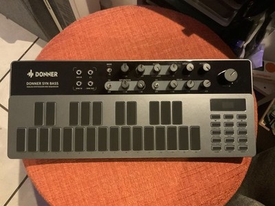 Donner Essential B1 Synthesizer Sequencer Saturation & Delay Effects