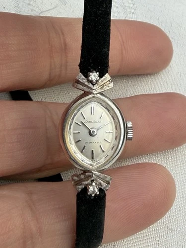 A Vintage Seiko Solar Watch Women 15mm White Dial White Gold Plated Manual Wind