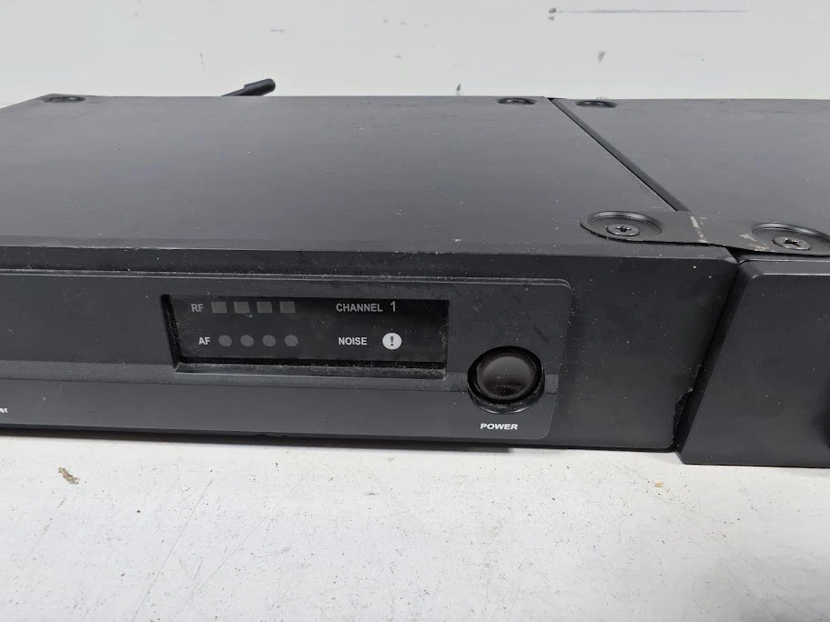 Menge Of 2 MIPRO MR-818 True Diversity Empfänger - Für Teile / Reparatur - Bild 4 von 4