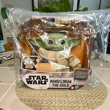 Hasbro Star Wars The Mandalorian The Child Animatronic Edition Figure