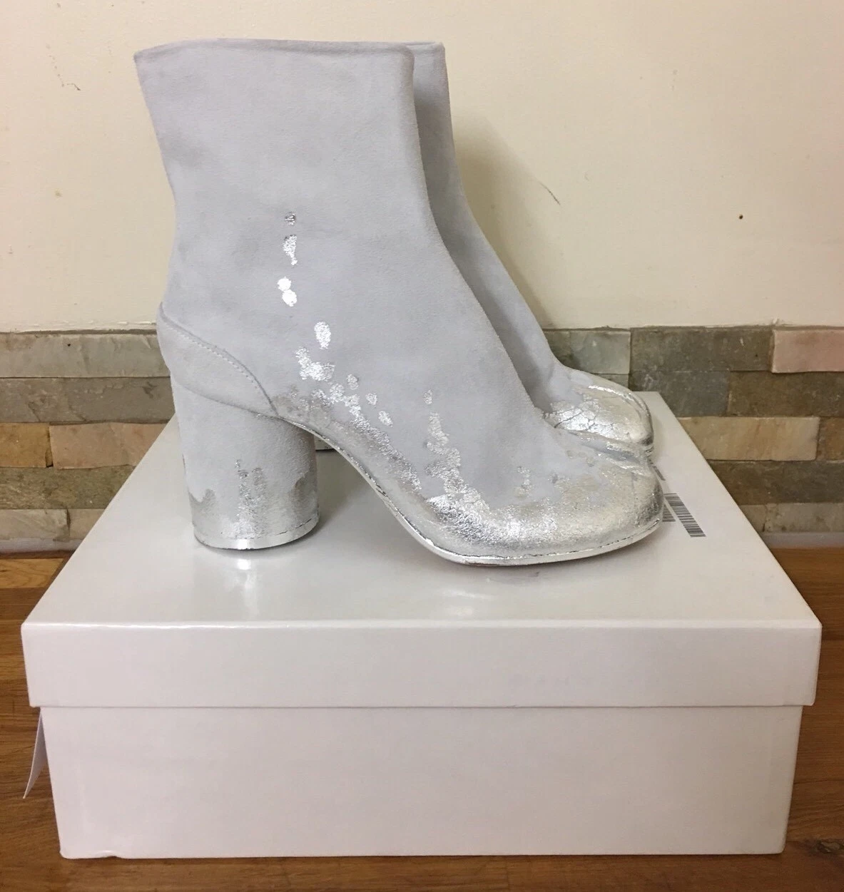 MAISON MARTIN MARGIELA Silver & Grey Suede Limited Edition Tabi Boots - UK 4