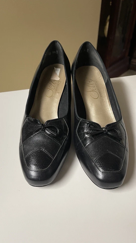 Vintage Selby women’s black leather loafers shoes size 9.5 - Image 4 of 4