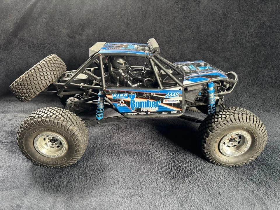 Axial RR10 Bomber 1/10 Electric 4WD RTR Rock Racer RC Car Free Shipping From JP - Image 2 of 4