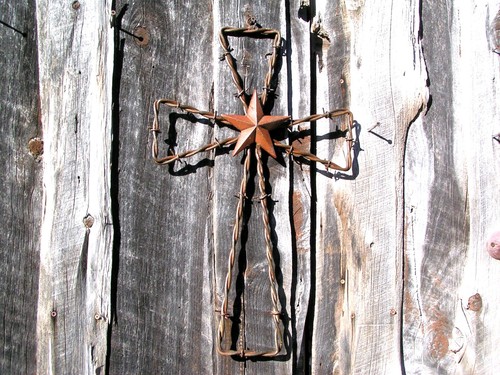 Large Iron Barbed Wire Wall cross, Christian wall art, 24 inches - Picture 4 of 4