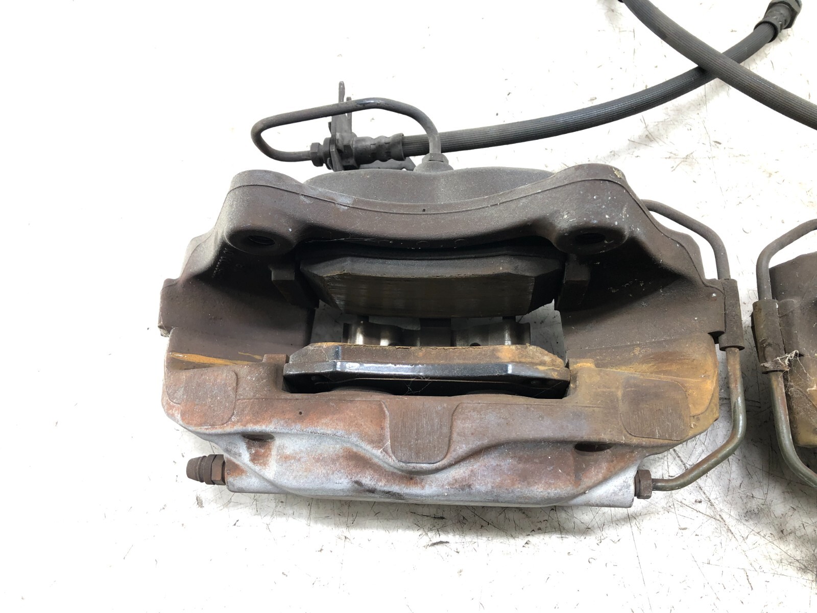 2014-2019 MASERATI GHIBLI S AWD LEFT RIGHT REAR BRAKE CALIPERS X2 OEM BREMBO.