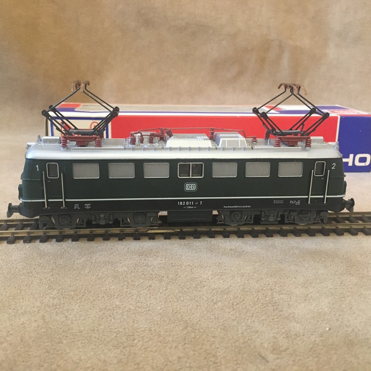 Locomotive Jouef 8865 BR 182 011-7 - Verte Toit Gris - Époque IV - Analogique