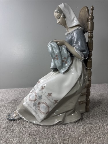 Lladro 4865 BORDADORA Porcelain Figurine Lady Embroider Knitting Needlepoint 11” - Picture 2 of 9
