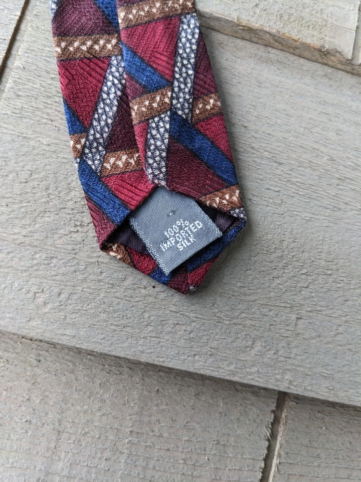 Louis Feraud 男式丝绸红色几何领带,100% 真丝,56 — 第 3/4 张图片