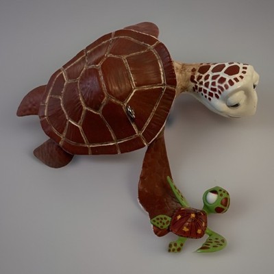 Hallmark Crush and Squirt Finding Nemo Disney Pixar Legends Turtles ornament #3
