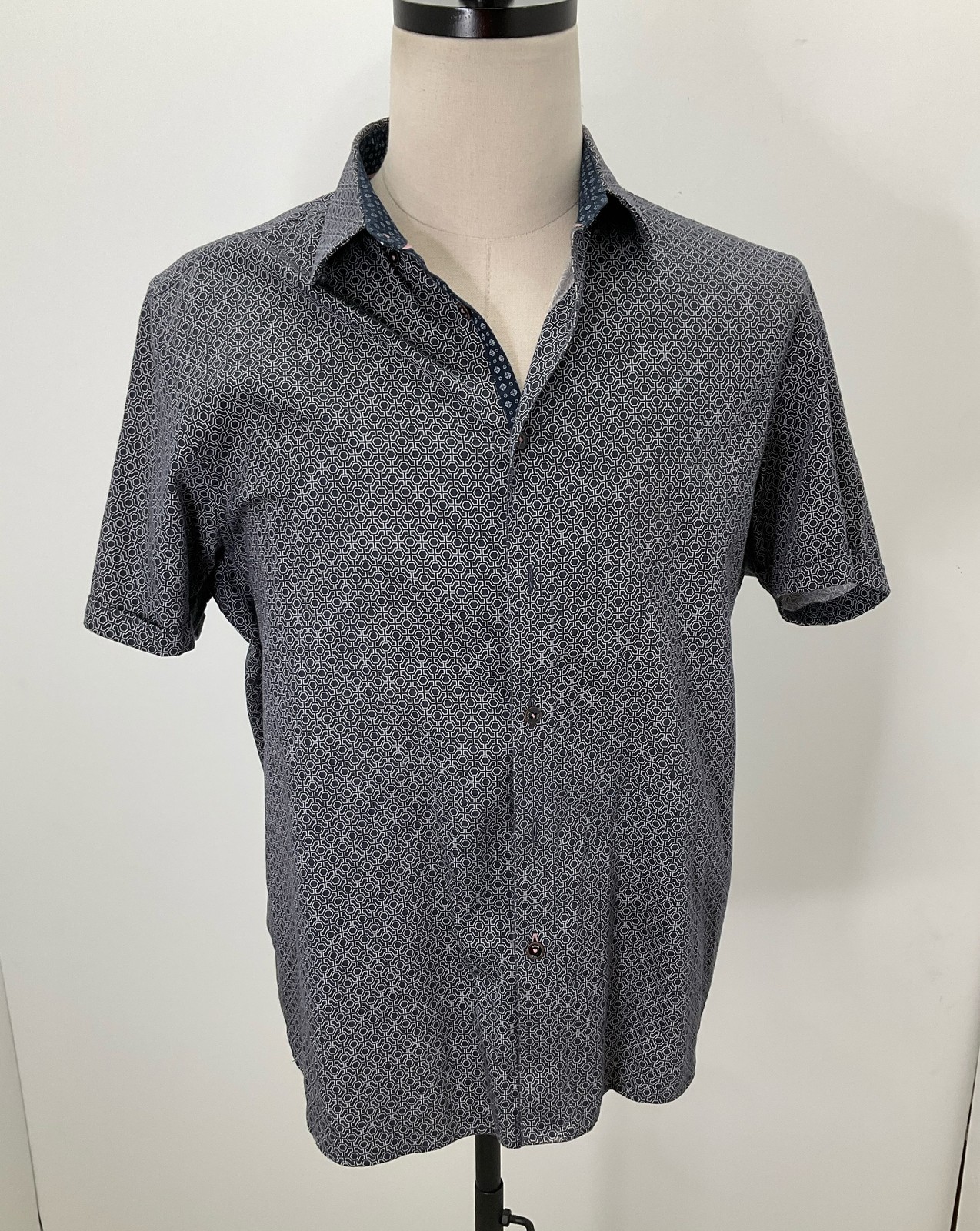 Ted Baker Gray Patterned Cuffed Short Sleeve Butt… - image 1