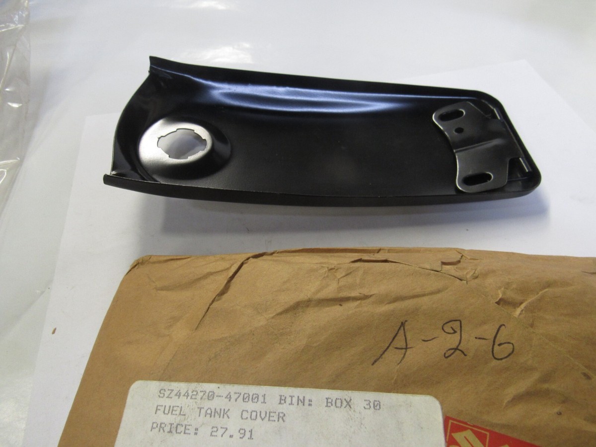 Suzuki GS550 GS500 Fuel Tank Cover NOS GS550E GAS TANK CAP COVER