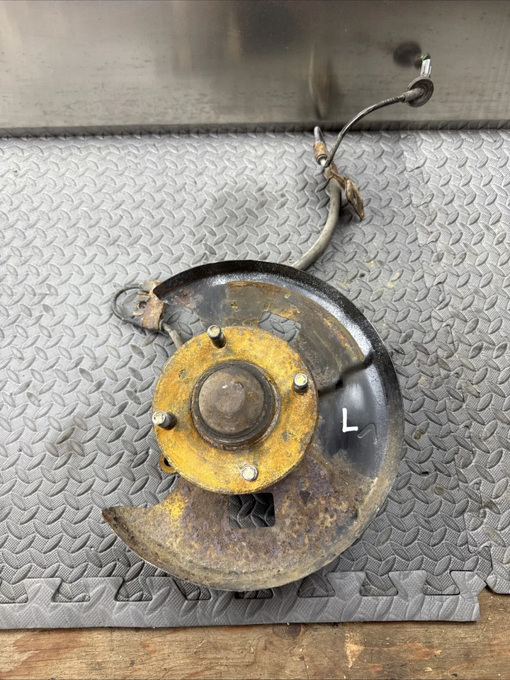 1989–1994 Nissan 240SX S13 Front Left Driver Suspension Knuckle Spindle Upright - Image 3 of 4