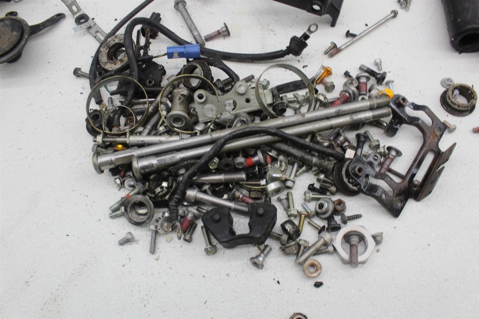 06-11 KAWASAKI ZX14 PARTS HARDWARE NUTS BOLTS SPROCKET TANK
