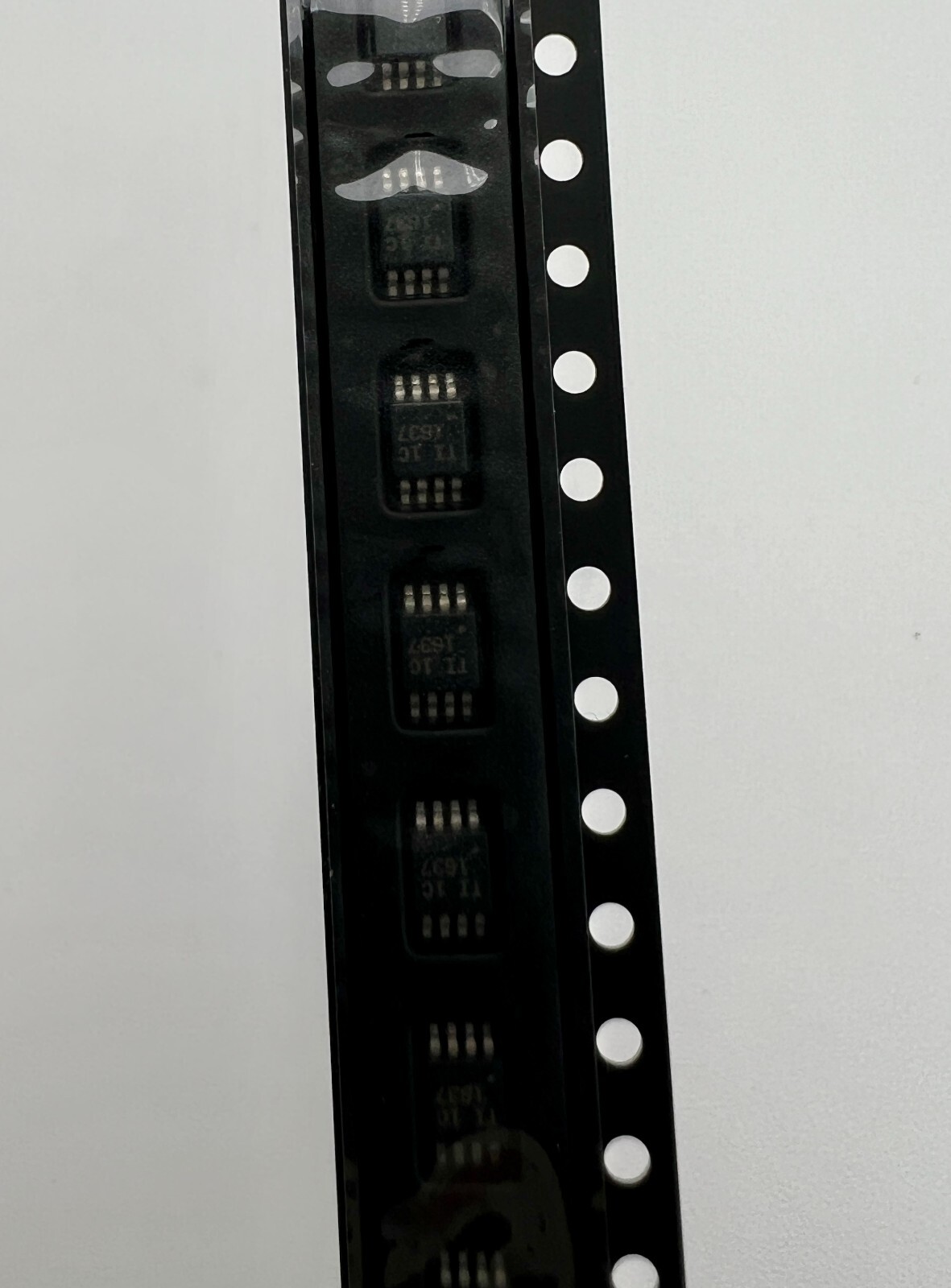 2 Pcs of OPA1637DGKT High-Fidelity, Low-Noise, Fully-Differential,