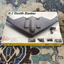 Vintage Testors Northrop B-2 Stealth Bomber 1/72 Scale Model Kit 571 Open Box