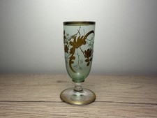 Verre à liqueur vert teinté à décor floral doré peint à la main