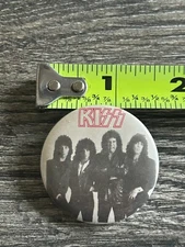 KISS BUTTON Pin Badge Lick It Up Album Cover Red Logo Round 1 1/2" Vintage Kiss