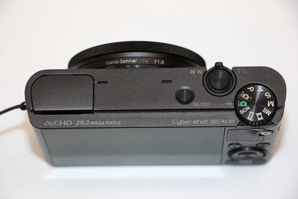 Sony Cyber-shot DSC-RX100 20.2MP Compact Digital Camera - Black - Image 3 of 4