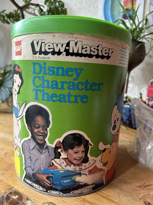 Viewmaster Disney Character Theater Projector and 10 reels Works!