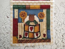 Leslie Beck Honey Hills Farm Square Cranston 7 3/4" Angel Bear Quilt