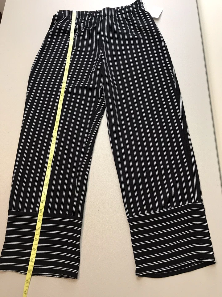 Pantalón para mujer Charlotte Russe negro a rayas pierna recta talla pequeña -NUEVO Foto 2 de 4
